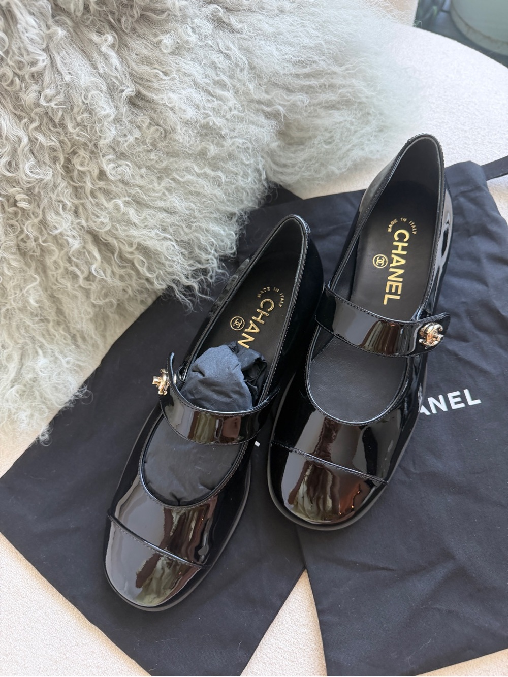CHANEL Black Patent Leather Mary Jane Flats - Picture 2 of 6